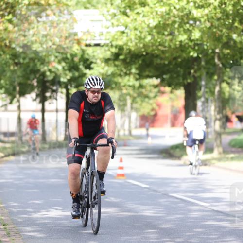 11.08.2024 - GEWOBA Citytriathlon Bremen H.Heesch http://msf.ph/oto/6768822 11.08.2024 10:41:39 Radfahren 7, 35, 47, 102, 110 meine-sportfotos.de