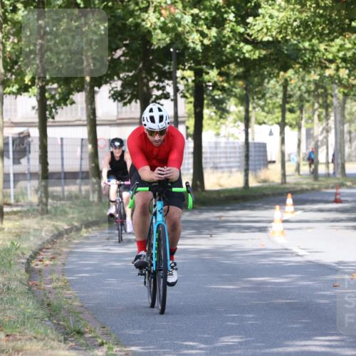11.08.2024 - GEWOBA Citytriathlon Bremen H.Heesch http://msf.ph/oto/6768835 11.08.2024 10:24:14 Radfahren 23, 33, 44, 80, 101, 116 meine-sportfotos.de