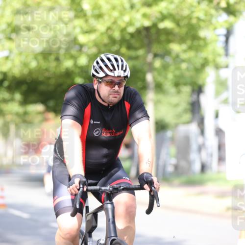 11.08.2024 - GEWOBA Citytriathlon Bremen H.Heesch http://msf.ph/oto/6768837 11.08.2024 10:41:40 Radfahren 7, 35, 47, 102, 110 meine-sportfotos.de