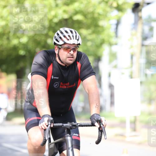 11.08.2024 - GEWOBA Citytriathlon Bremen H.Heesch http://msf.ph/oto/6768841 11.08.2024 10:41:40 Radfahren 7, 35, 47, 102, 110 meine-sportfotos.de
