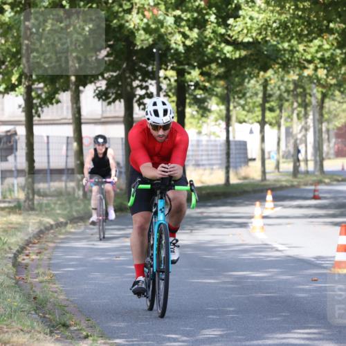 11.08.2024 - GEWOBA Citytriathlon Bremen H.Heesch http://msf.ph/oto/6768845 11.08.2024 10:24:14 Radfahren 23, 33, 44, 80, 101, 116 meine-sportfotos.de