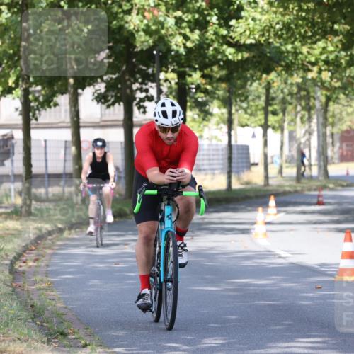 11.08.2024 - GEWOBA Citytriathlon Bremen H.Heesch http://msf.ph/oto/6768848 11.08.2024 10:24:14 Radfahren 23, 33, 44, 80, 101, 116 meine-sportfotos.de