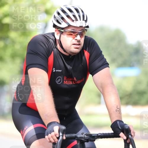 11.08.2024 - GEWOBA Citytriathlon Bremen H.Heesch http://msf.ph/oto/6768851 11.08.2024 10:41:40 Radfahren 7, 35, 47, 102, 110 meine-sportfotos.de