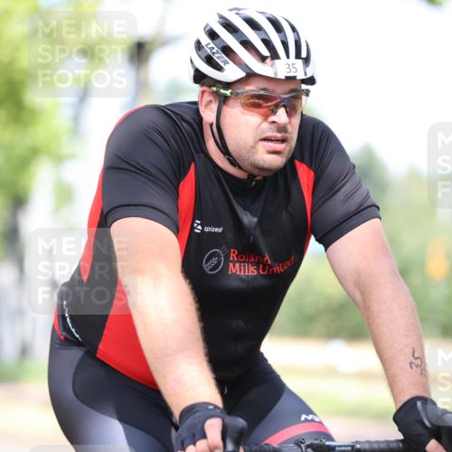 11.08.2024 - GEWOBA Citytriathlon Bremen H.Heesch http://msf.ph/oto/6768854 11.08.2024 10:41:40 Radfahren 7, 35, 47, 102, 110 meine-sportfotos.de