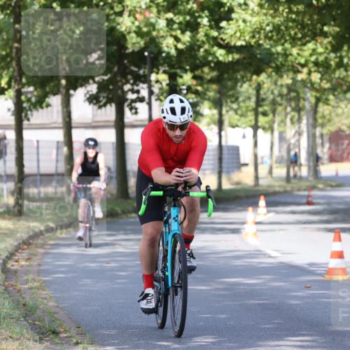 11.08.2024 - GEWOBA Citytriathlon Bremen H.Heesch http://msf.ph/oto/6768856 11.08.2024 10:24:14 Radfahren 23, 33, 44, 80, 101, 116 meine-sportfotos.de