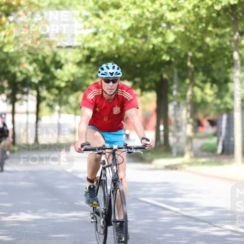 11.08.2024 - GEWOBA Citytriathlon Bremen H.Heesch http://msf.ph/oto/6768861 11.08.2024 10:41:44 Radfahren 7, 35, 47, 102, 110 meine-sportfotos.de