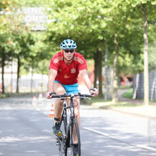 11.08.2024 - GEWOBA Citytriathlon Bremen H.Heesch http://msf.ph/oto/6768864 11.08.2024 10:41:44 Radfahren 7, 35, 47, 102, 110 meine-sportfotos.de