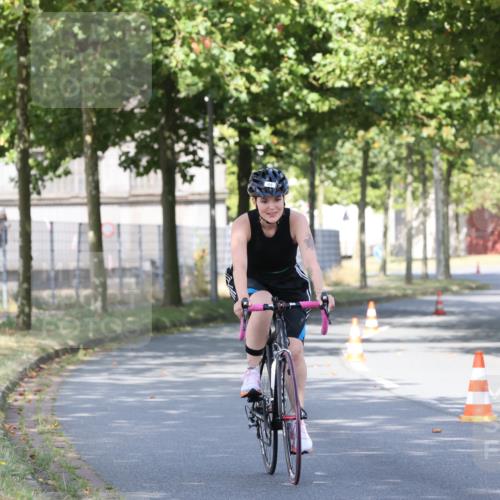 11.08.2024 - GEWOBA Citytriathlon Bremen H.Heesch http://msf.ph/oto/6768870 11.08.2024 10:24:16 Radfahren 2, 33, 44, 80, 88, 101, 116 meine-sportfotos.de