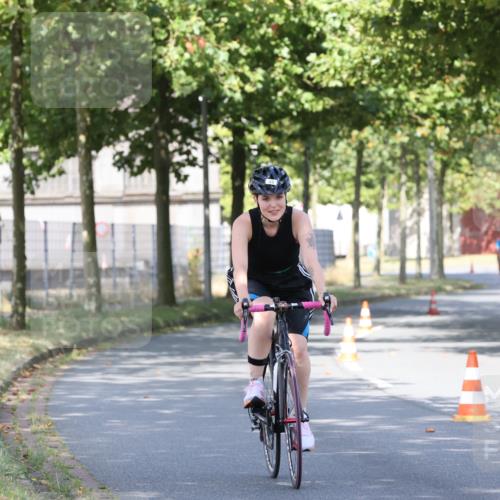 11.08.2024 - GEWOBA Citytriathlon Bremen H.Heesch http://msf.ph/oto/6768873 11.08.2024 10:24:17 Radfahren 2, 33, 44, 80, 88, 101, 116 meine-sportfotos.de