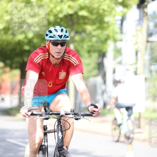 11.08.2024 - GEWOBA Citytriathlon Bremen H.Heesch http://msf.ph/oto/6768886 11.08.2024 10:41:44 Radfahren 7, 35, 47, 102, 110 meine-sportfotos.de