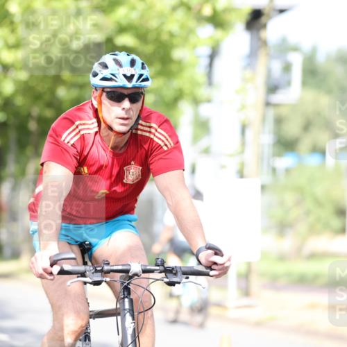 11.08.2024 - GEWOBA Citytriathlon Bremen H.Heesch http://msf.ph/oto/6768890 11.08.2024 10:41:44 Radfahren 7, 35, 47, 102, 110 meine-sportfotos.de