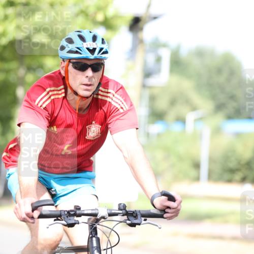 11.08.2024 - GEWOBA Citytriathlon Bremen H.Heesch http://msf.ph/oto/6768895 11.08.2024 10:41:44 Radfahren 7, 35, 47, 102, 110 meine-sportfotos.de