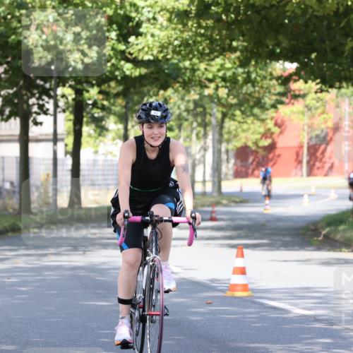 11.08.2024 - GEWOBA Citytriathlon Bremen H.Heesch http://msf.ph/oto/6768899 11.08.2024 10:24:17 Radfahren 2, 33, 44, 80, 88, 101, 116 meine-sportfotos.de