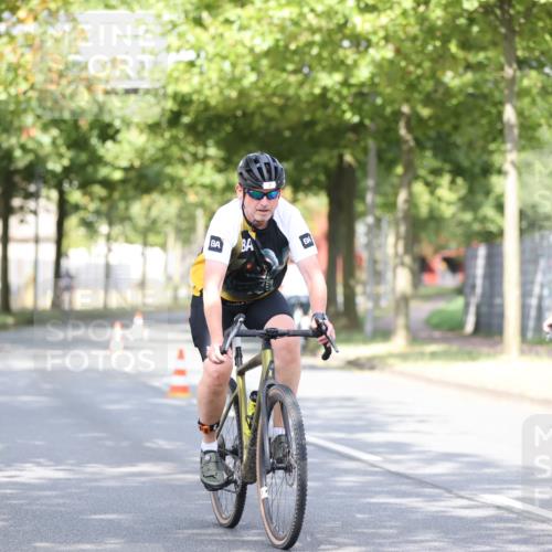 11.08.2024 - GEWOBA Citytriathlon Bremen H.Heesch http://msf.ph/oto/6768910 11.08.2024 10:41:46 Radfahren 7, 35, 47, 102, 110 meine-sportfotos.de