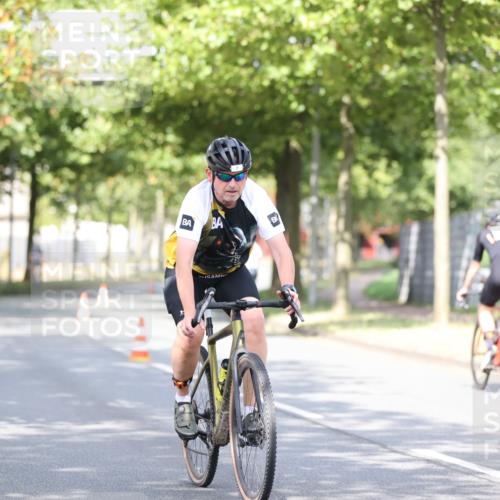 11.08.2024 - GEWOBA Citytriathlon Bremen H.Heesch http://msf.ph/oto/6768911 11.08.2024 10:41:46 Radfahren 7, 35, 47, 102, 110 meine-sportfotos.de