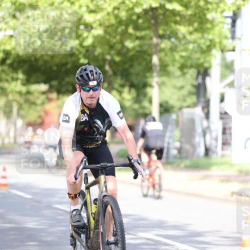 11.08.2024 - GEWOBA Citytriathlon Bremen H.Heesch http://msf.ph/oto/6768925 11.08.2024 10:41:47 Radfahren 5, 7, 35, 47, 102, 110 meine-sportfotos.de