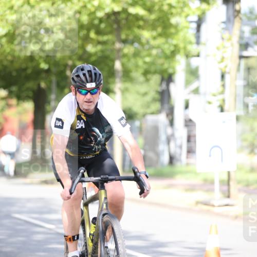 11.08.2024 - GEWOBA Citytriathlon Bremen H.Heesch http://msf.ph/oto/6768932 11.08.2024 10:41:47 Radfahren 5, 7, 35, 47, 102, 110 meine-sportfotos.de