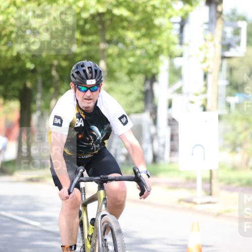11.08.2024 - GEWOBA Citytriathlon Bremen H.Heesch http://msf.ph/oto/6768934 11.08.2024 10:41:47 Radfahren 5, 7, 35, 47, 102, 110 meine-sportfotos.de
