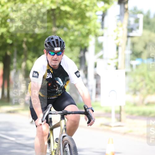 11.08.2024 - GEWOBA Citytriathlon Bremen H.Heesch http://msf.ph/oto/6768937 11.08.2024 10:41:47 Radfahren 5, 7, 35, 47, 102, 110 meine-sportfotos.de