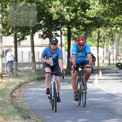 11.08.2024 - GEWOBA Citytriathlon Bremen H.Heesch http://msf.ph/oto/6768940 11.08.2024 10:24:30 Radfahren 2, 18, 67, 68, 88 meine-sportfotos.de