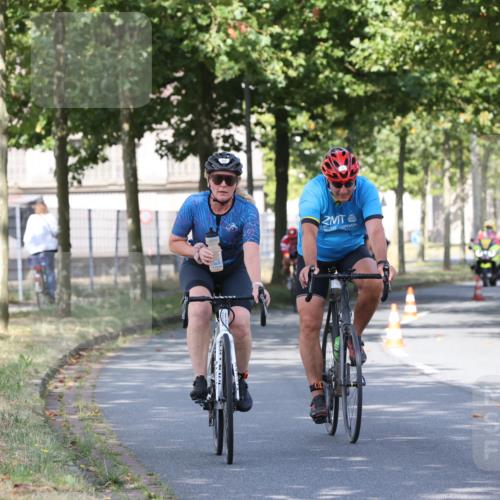 11.08.2024 - GEWOBA Citytriathlon Bremen H.Heesch http://msf.ph/oto/6768944 11.08.2024 10:24:30 Radfahren 2, 18, 67, 68, 88 meine-sportfotos.de