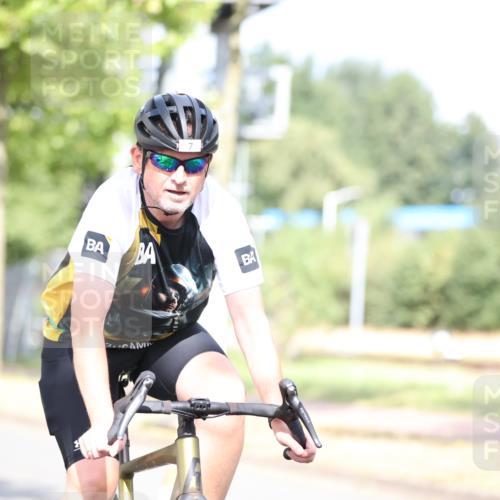 11.08.2024 - GEWOBA Citytriathlon Bremen H.Heesch http://msf.ph/oto/6768948 11.08.2024 10:41:47 Radfahren 5, 7, 35, 47, 102, 110 meine-sportfotos.de