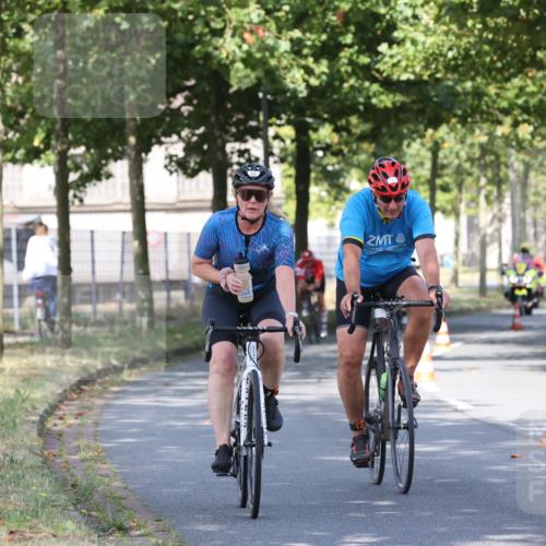 11.08.2024 - GEWOBA Citytriathlon Bremen H.Heesch http://msf.ph/oto/6768951 11.08.2024 10:24:30 Radfahren 2, 18, 67, 68, 88 meine-sportfotos.de