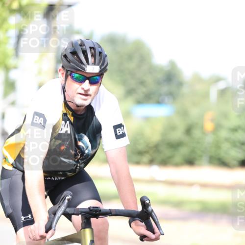 11.08.2024 - GEWOBA Citytriathlon Bremen H.Heesch http://msf.ph/oto/6768952 11.08.2024 10:41:47 Radfahren 5, 7, 35, 47, 102, 110 meine-sportfotos.de
