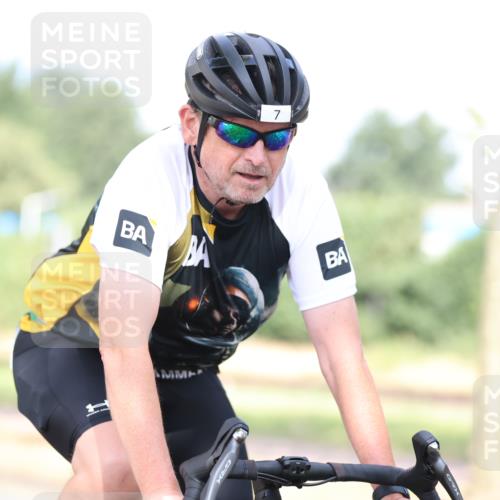 11.08.2024 - GEWOBA Citytriathlon Bremen H.Heesch http://msf.ph/oto/6768959 11.08.2024 10:41:47 Radfahren 5, 7, 35, 47, 102, 110 meine-sportfotos.de