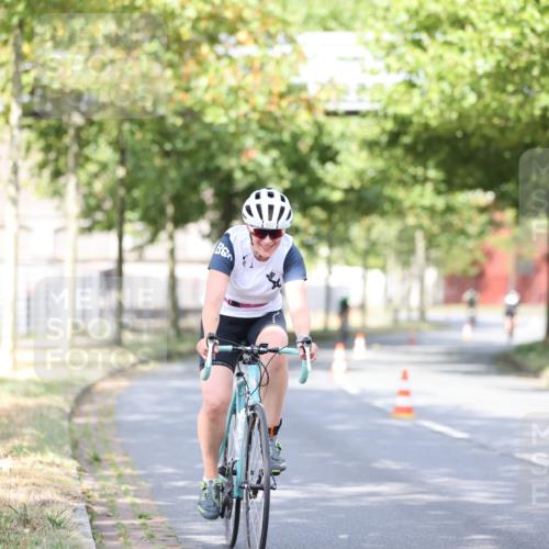 11.08.2024 - GEWOBA Citytriathlon Bremen H.Heesch http://msf.ph/oto/6768965 11.08.2024 10:41:54 Radfahren 5, 7, 75, 102 meine-sportfotos.de