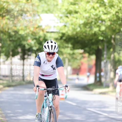 11.08.2024 - GEWOBA Citytriathlon Bremen H.Heesch http://msf.ph/oto/6768985 11.08.2024 10:41:54 Radfahren 5, 7, 75, 102 meine-sportfotos.de