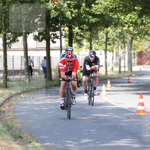 11.08.2024 - GEWOBA Citytriathlon Bremen H.Heesch http://msf.ph/oto/6768987 11.08.2024 10:24:35 Radfahren 2, 18, 67, 68, 88 meine-sportfotos.de
