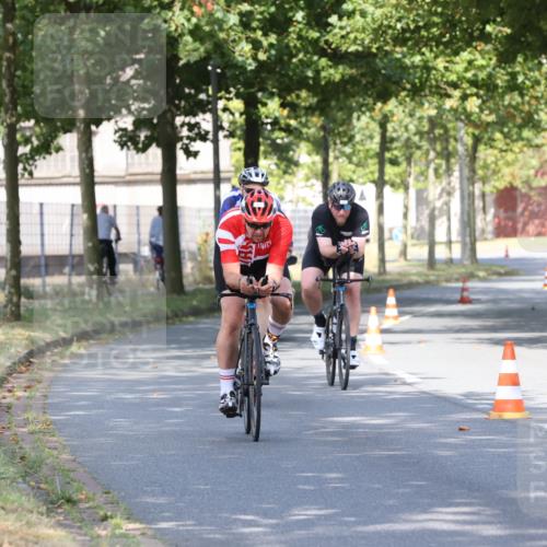 11.08.2024 - GEWOBA Citytriathlon Bremen H.Heesch http://msf.ph/oto/6768995 11.08.2024 10:24:35 Radfahren 2, 18, 67, 68, 88 meine-sportfotos.de