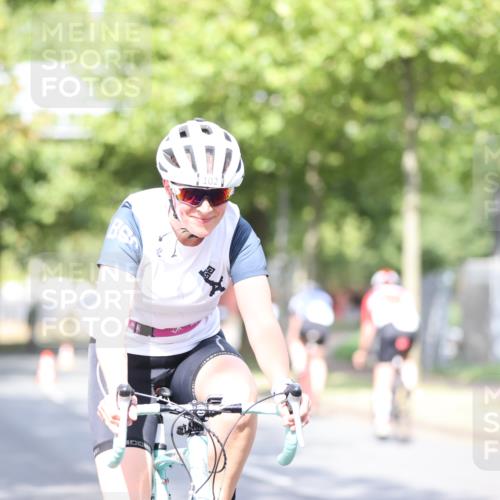 11.08.2024 - GEWOBA Citytriathlon Bremen H.Heesch http://msf.ph/oto/6769002 11.08.2024 10:41:55 Radfahren 5, 75, 102 meine-sportfotos.de