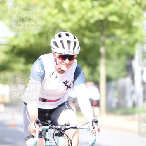 11.08.2024 - GEWOBA Citytriathlon Bremen H.Heesch http://msf.ph/oto/6769008 11.08.2024 10:41:55 Radfahren 5, 75, 102 meine-sportfotos.de