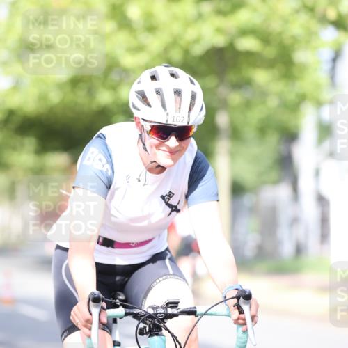 11.08.2024 - GEWOBA Citytriathlon Bremen H.Heesch http://msf.ph/oto/6769010 11.08.2024 10:41:55 Radfahren 5, 75, 102 meine-sportfotos.de