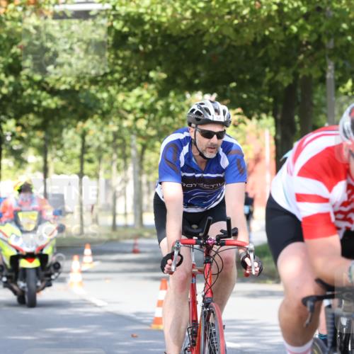 11.08.2024 - GEWOBA Citytriathlon Bremen H.Heesch http://msf.ph/oto/6769040 11.08.2024 10:24:37 Radfahren 2, 18, 67, 68, 88 meine-sportfotos.de