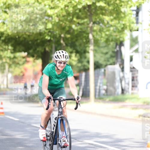 11.08.2024 - GEWOBA Citytriathlon Bremen H.Heesch http://msf.ph/oto/6769042 11.08.2024 10:42:02 Radfahren 5, 75, 102 meine-sportfotos.de
