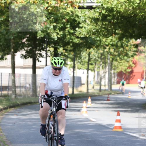 11.08.2024 - GEWOBA Citytriathlon Bremen H.Heesch http://msf.ph/oto/6769055 11.08.2024 10:25:30 Radfahren 13, 28, 83, 111 meine-sportfotos.de