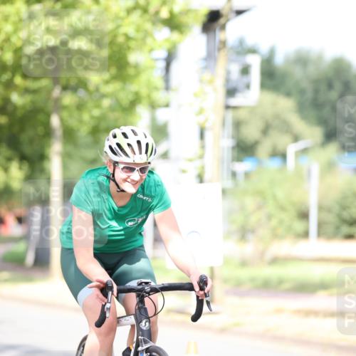 11.08.2024 - GEWOBA Citytriathlon Bremen H.Heesch http://msf.ph/oto/6769061 11.08.2024 10:42:02 Radfahren 5, 75, 102 meine-sportfotos.de