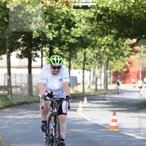 11.08.2024 - GEWOBA Citytriathlon Bremen H.Heesch http://msf.ph/oto/6769063 11.08.2024 10:25:31 Radfahren 13, 28, 83, 111 meine-sportfotos.de
