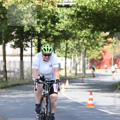 11.08.2024 - GEWOBA Citytriathlon Bremen H.Heesch http://msf.ph/oto/6769069 11.08.2024 10:25:31 Radfahren 13, 28, 83, 111 meine-sportfotos.de