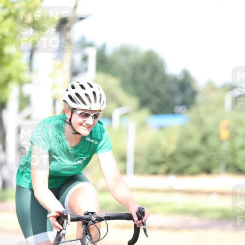 11.08.2024 - GEWOBA Citytriathlon Bremen H.Heesch http://msf.ph/oto/6769070 11.08.2024 10:42:02 Radfahren 5, 75, 102 meine-sportfotos.de