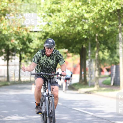 11.08.2024 - GEWOBA Citytriathlon Bremen H.Heesch http://msf.ph/oto/6769088 11.08.2024 10:42:08 Radfahren 5, 22, 75 meine-sportfotos.de