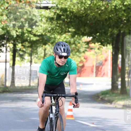 11.08.2024 - GEWOBA Citytriathlon Bremen H.Heesch http://msf.ph/oto/6769155 11.08.2024 10:25:42 Radfahren 12, 13, 93, 111 meine-sportfotos.de
