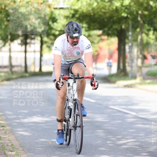 11.08.2024 - GEWOBA Citytriathlon Bremen H.Heesch http://msf.ph/oto/6769162 11.08.2024 10:42:20 Radfahren 22, 74, 106 meine-sportfotos.de