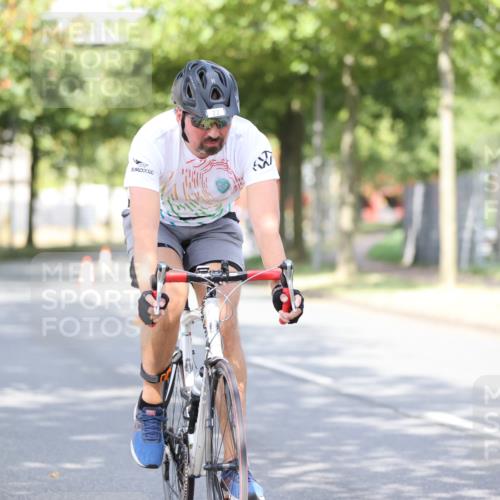11.08.2024 - GEWOBA Citytriathlon Bremen H.Heesch http://msf.ph/oto/6769173 11.08.2024 10:42:20 Radfahren 22, 74, 106 meine-sportfotos.de