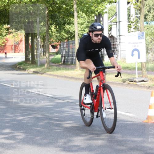11.08.2024 - GEWOBA Citytriathlon Bremen H.Heesch http://msf.ph/oto/6769181 11.08.2024 10:25:49 Radfahren 12, 13, 54, 93, 111 meine-sportfotos.de
