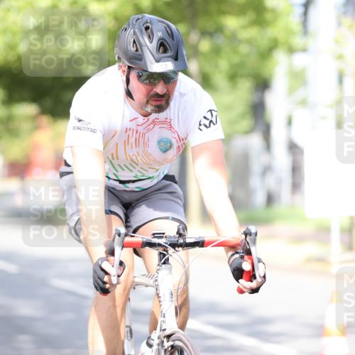 11.08.2024 - GEWOBA Citytriathlon Bremen H.Heesch http://msf.ph/oto/6769193 11.08.2024 10:42:21 Radfahren 22, 74, 106 meine-sportfotos.de