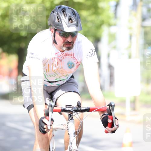 11.08.2024 - GEWOBA Citytriathlon Bremen H.Heesch http://msf.ph/oto/6769196 11.08.2024 10:42:21 Radfahren 22, 74, 106 meine-sportfotos.de